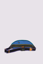 Carica l&#39;immagine nel visualizzatore di Gallery, Marsupio Unisex Viola” FLOWER MOUNTAIN”
