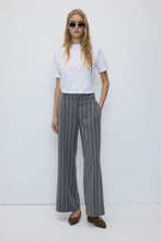 Carica l'immagine nel visualizzatore di Gallery, Muga Pants - Grey "RITA ROW"
