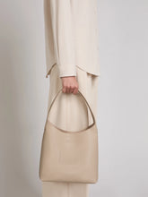 Carica l'immagine nel visualizzatore di Gallery, Borsa hobo eco Beige "M-M"
