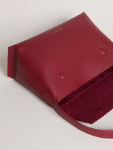 Carica l'immagine nel visualizzatore di Gallery, Borsa a spalla eco Burgundy "M-M"
