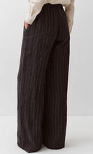 Carica l'immagine nel visualizzatore di Gallery, Pantalone Piedro gessato "DIEGA"
