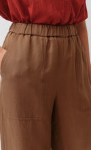 Carica l'immagine nel visualizzatore di Gallery, Pantalone Perillo camel "DIEGA"
