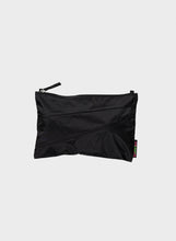 Carica l&#39;immagine nel visualizzatore di Gallery, Pouch M &quot;SUSAN BIJL&quot;
