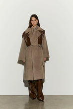 Carica l'immagine nel visualizzatore di Gallery, Cappotto beige "ISABELLE BLANCHE"
