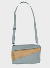 Carica l'immagine nel visualizzatore di Gallery, Bum  Bag M Grey\Camel - "SUSAN BIJL"
