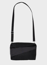 Carica l'immagine nel visualizzatore di Gallery, Bum  Bag M black - "SUSAN BIJL"
