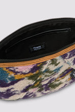 Carica l&#39;immagine nel visualizzatore di Gallery, Pocket Bag Teddy Multi “ FLOWER MOUNTAIN “
