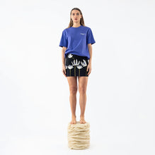 Carica l'immagine nel visualizzatore di Gallery, ABBRONZATISSIMA t-shirt unisex "MIMI A LA MER"
