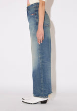 Carica l'immagine nel visualizzatore di Gallery, JEANS HUGE DECADE "AMISH SUPPLIES"
