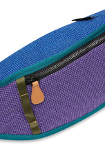 Carica l&#39;immagine nel visualizzatore di Gallery, Marsupio Unisex Viola” FLOWER MOUNTAIN”
