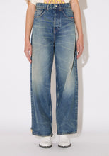 Carica l'immagine nel visualizzatore di Gallery, JEANS HUGE DECADE "AMISH SUPPLIES"
