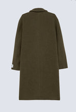 Carica l&#39;immagine nel visualizzatore di Gallery, Cappotto Oversize oliva &quot;AMISH SUPPLIES&quot;
