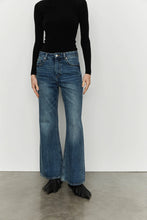 Carica l&#39;immagine nel visualizzatore di Gallery, Jeans Flared &quot;ISABELLE BLANCHE&quot;
