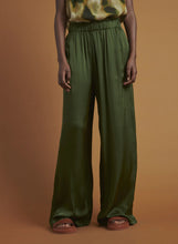 Carica l&#39;immagine nel visualizzatore di Gallery, Pantalone Paciano verde &quot;DIEGA&quot;
