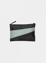 Carica l&#39;immagine nel visualizzatore di Gallery, Pouch M &quot;SUSAN BIJL&quot;
